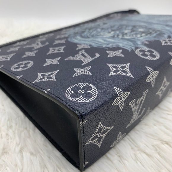 Louis Vuitton Chapman Brother Lion Pochette Voyage bag clutch Monogram LV Savane - Picture 9 of 13